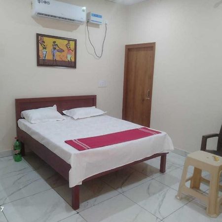 Hotel O Sky Blue Palwal Exterior foto