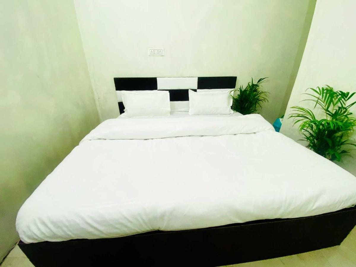 Hotel O Sky Blue Palwal Exterior foto