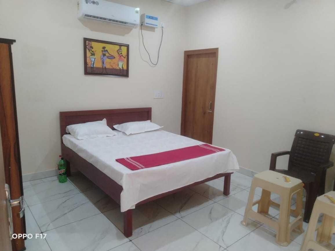 Hotel O Sky Blue Palwal Exterior foto